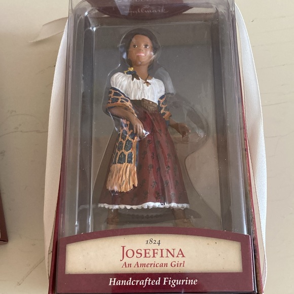 COMPLETE SET of 8 American Girl / Pleasant Co. figurines by Hallmark. 2002. - Picture 9 of 14